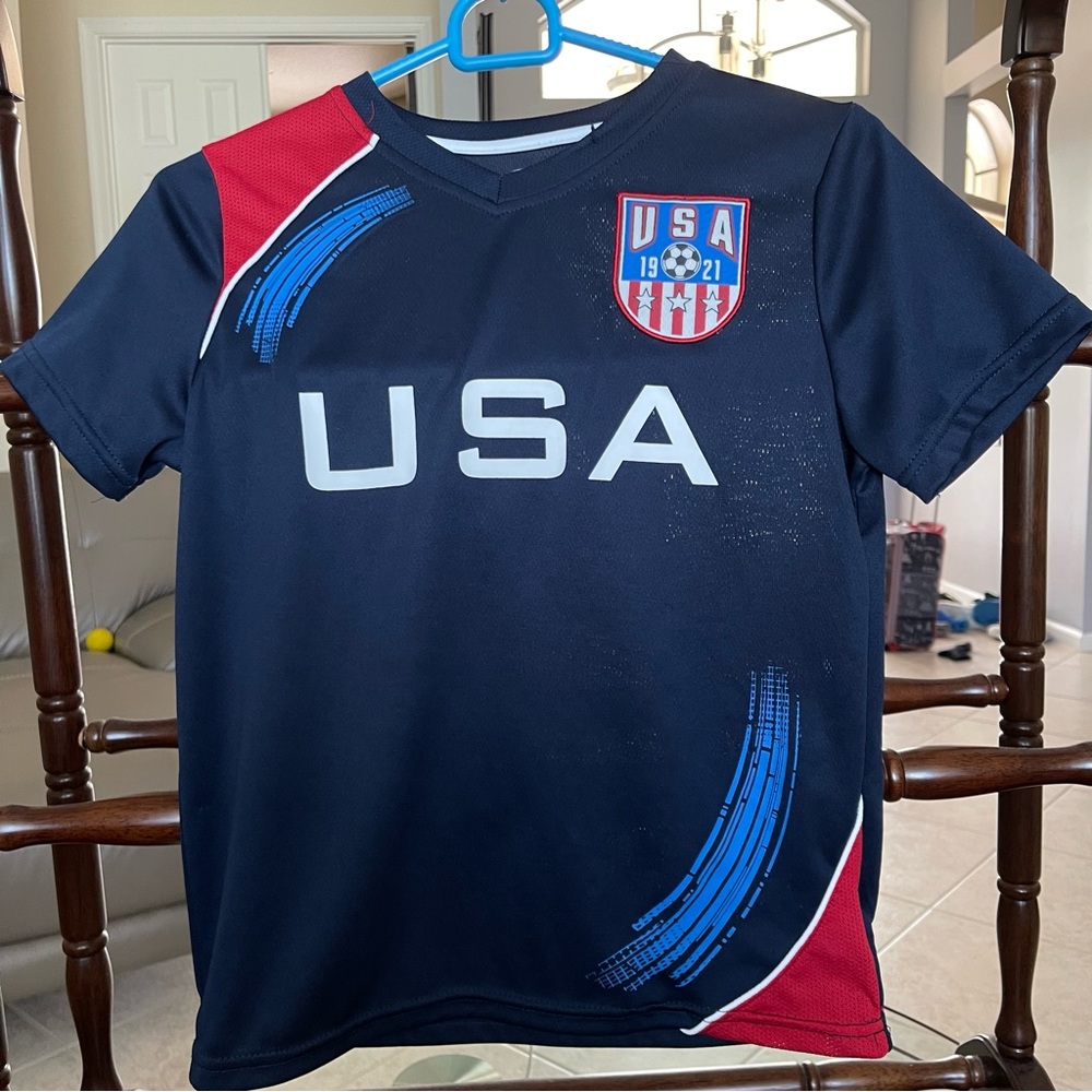 USA ⚽️ soccer jersey / lightweight quick dry shirt size 7